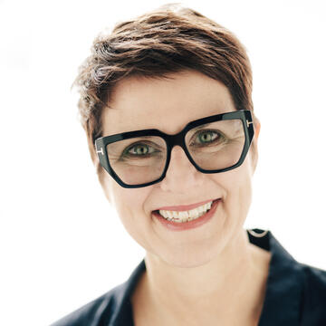 Sabine Hutchison headshot